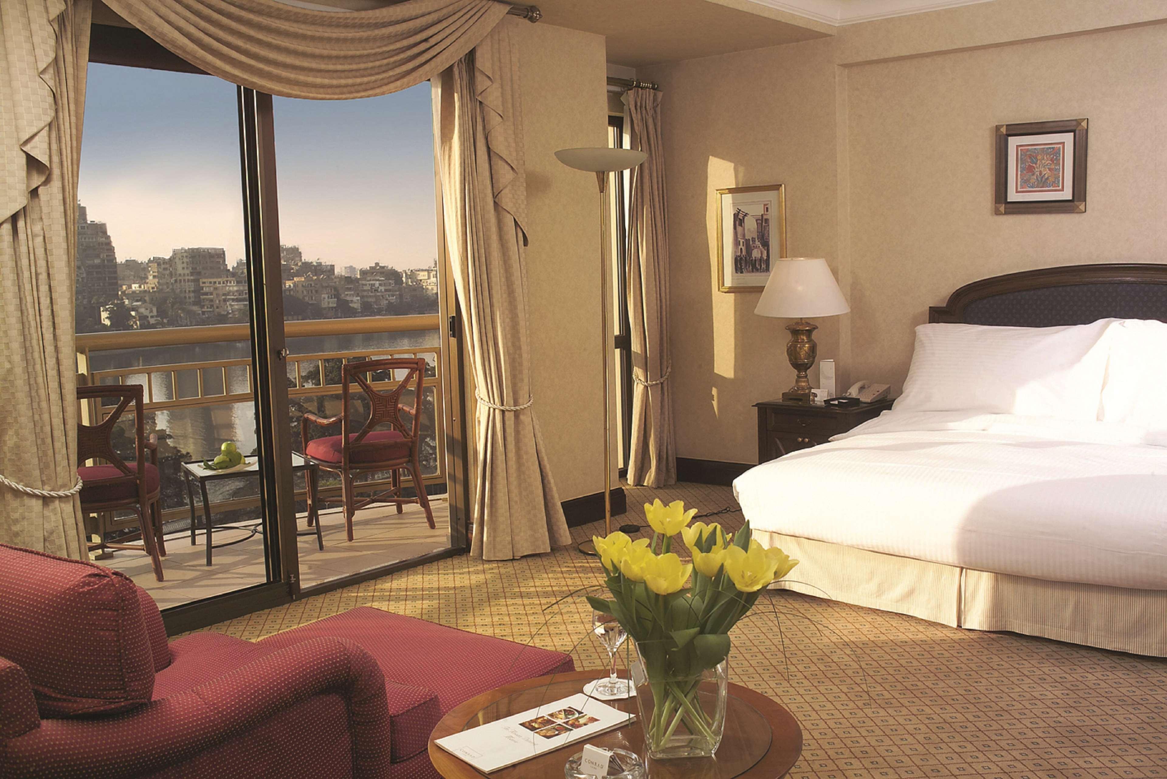 Sofitel Cairo Downtown Nile Hotel Exterior photo A room at the Four Seasons Hotel, Cairo